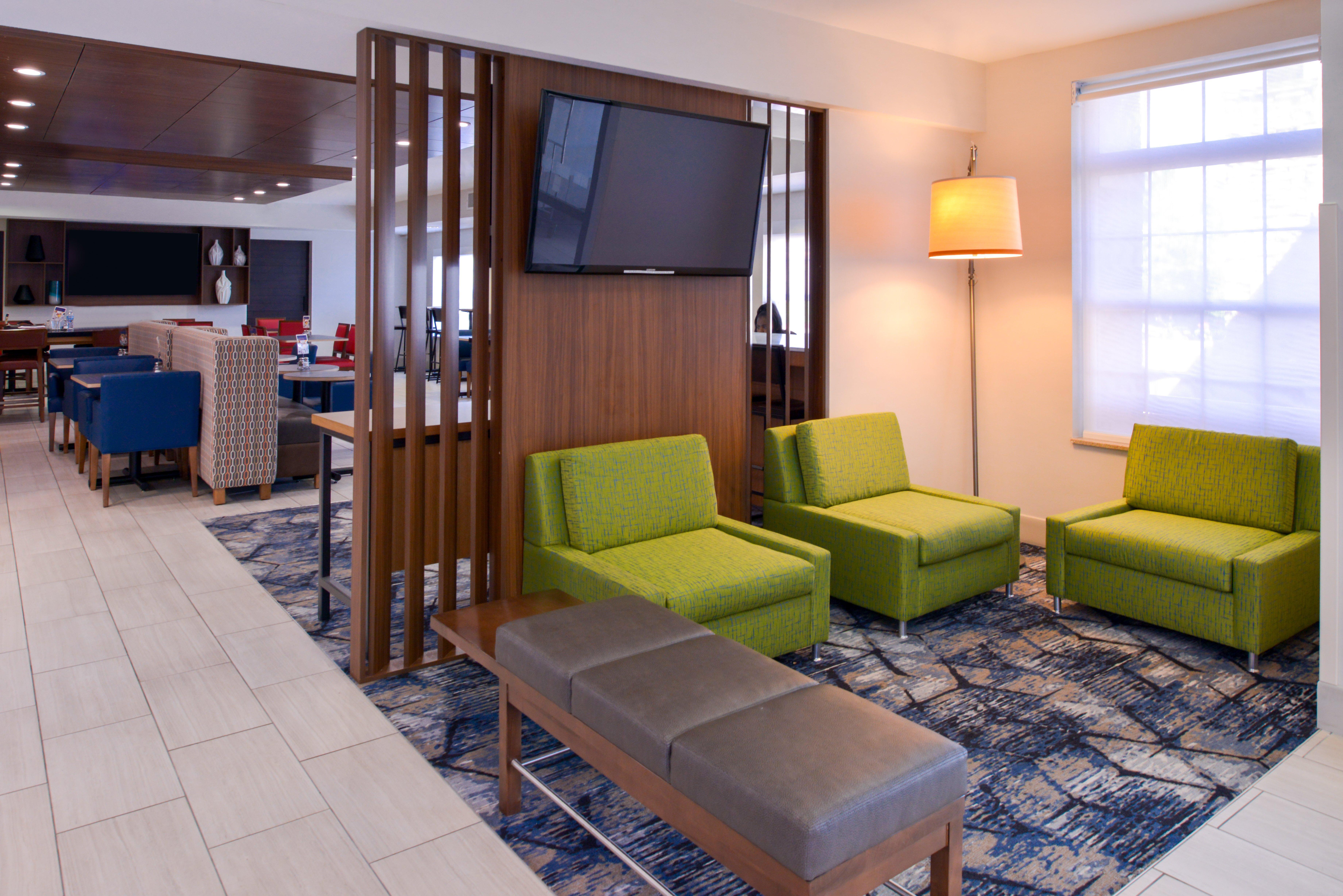 Holiday Inn Express Hotel & Suites Southfield - Detroit, An Ihg Hotel Exterior photo