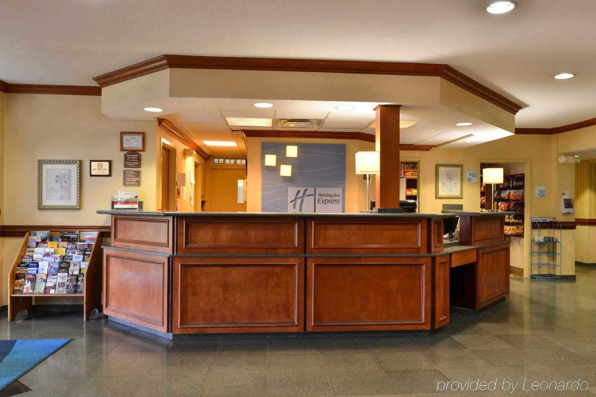 Holiday Inn Express Hotel & Suites Southfield - Detroit, An Ihg Hotel Exterior photo