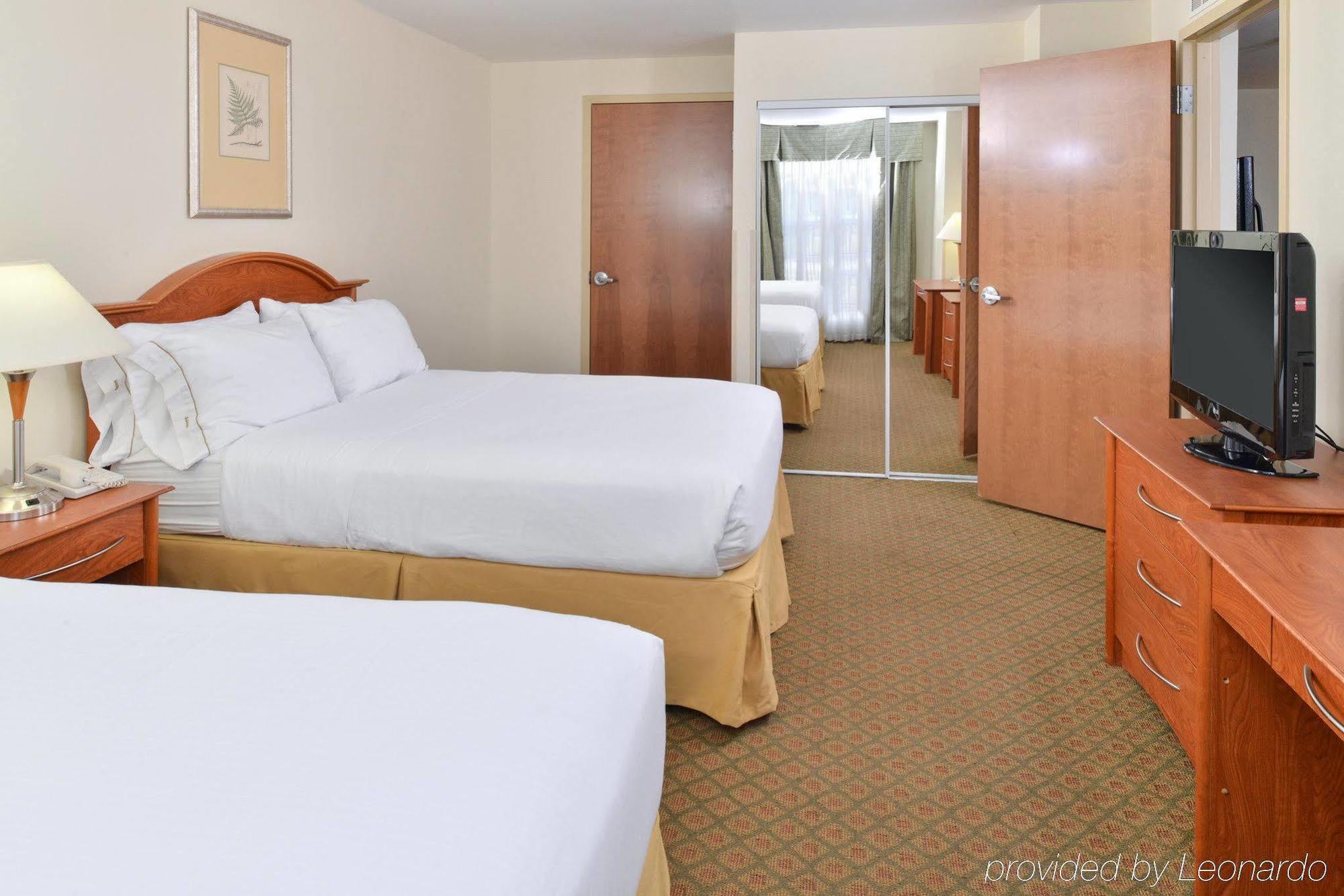 Holiday Inn Express Hotel & Suites Southfield - Detroit, An Ihg Hotel Exterior photo