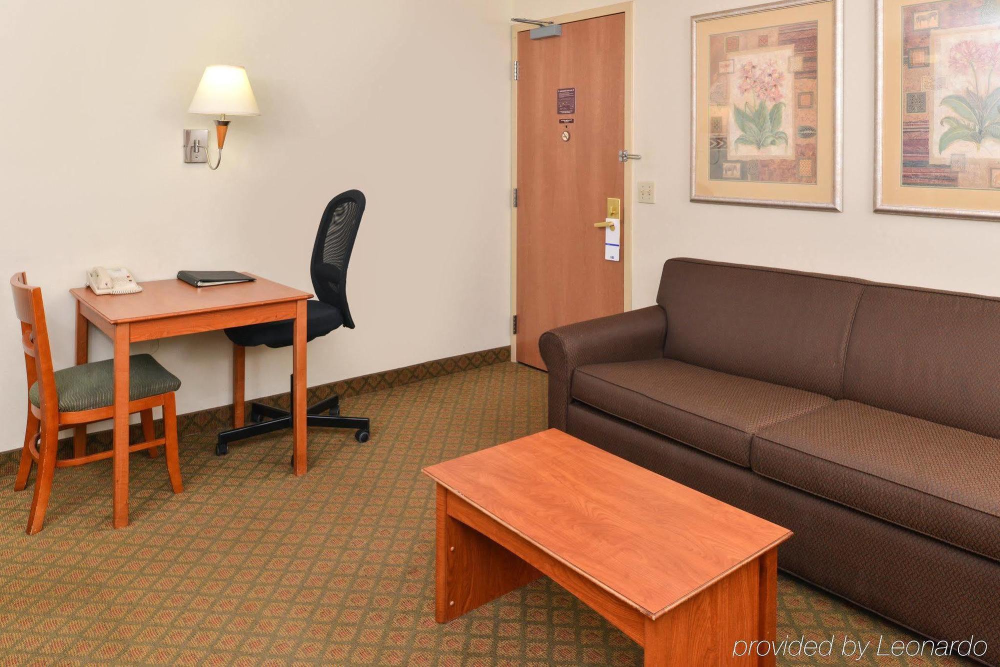 Holiday Inn Express Hotel & Suites Southfield - Detroit, An Ihg Hotel Exterior photo