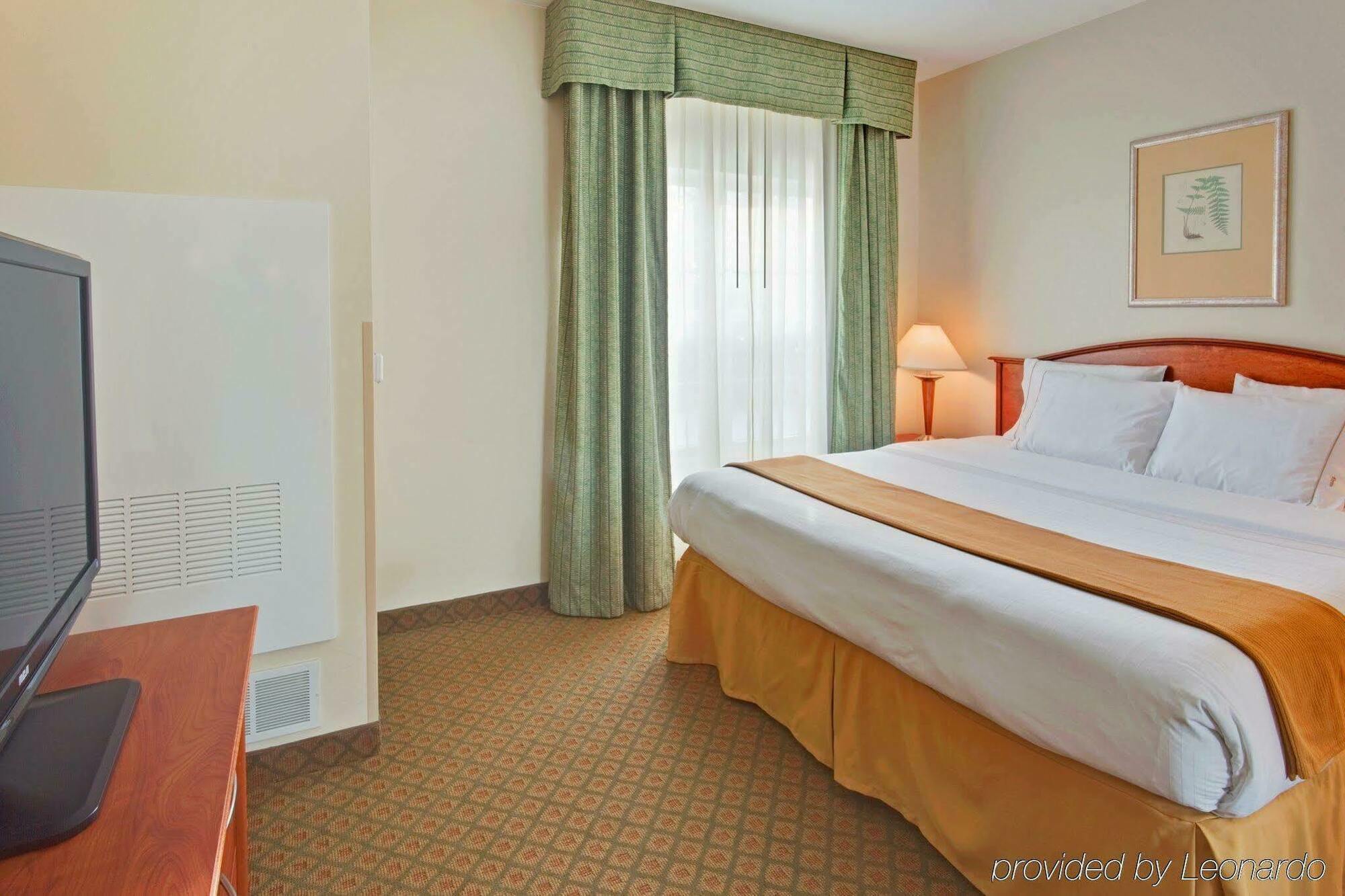 Holiday Inn Express Hotel & Suites Southfield - Detroit, An Ihg Hotel Exterior photo