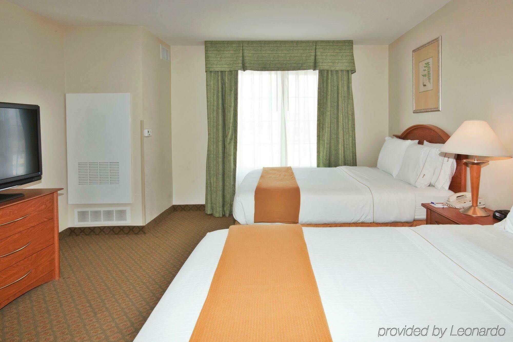 Holiday Inn Express Hotel & Suites Southfield - Detroit, An Ihg Hotel Exterior photo